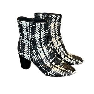 Banana Republic Boots Size 8.5